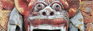 Maske auf Bali